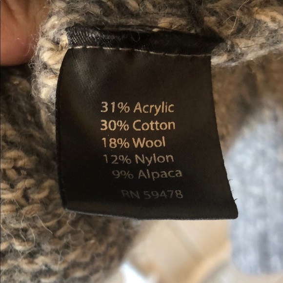 ⭐️✨2 for$15 ✨⭐️ Berreti Cardigan size small - Picture 6 of 7